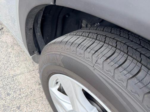 2023 Toyota Highlander Hybrid LE