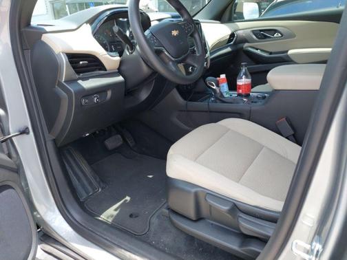 Sterling Gray Metallic 2023 Chevrolet Traverse LS