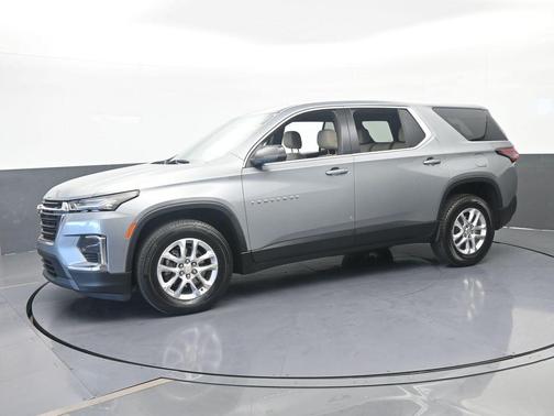 Sterling Gray Metallic 2023 Chevrolet Traverse LS