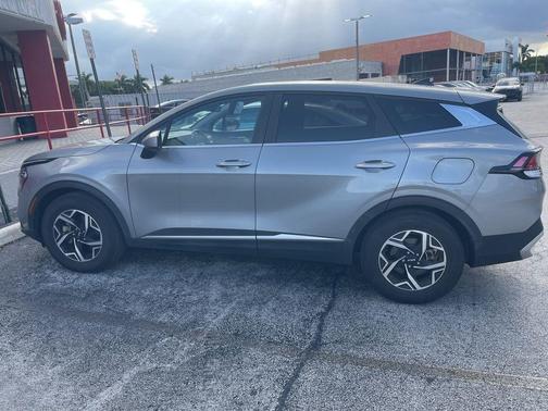 2023 Kia Sportage LX