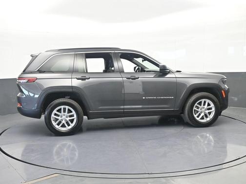 Metallic 2025 Jeep Grand Cherokee Laredo X