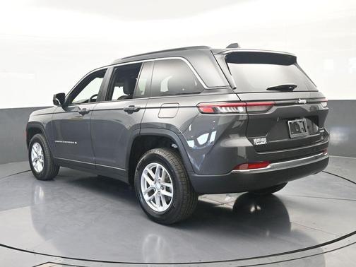 Metallic 2025 Jeep Grand Cherokee Laredo X