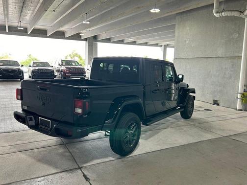 2024 Jeep Gladiator Sport