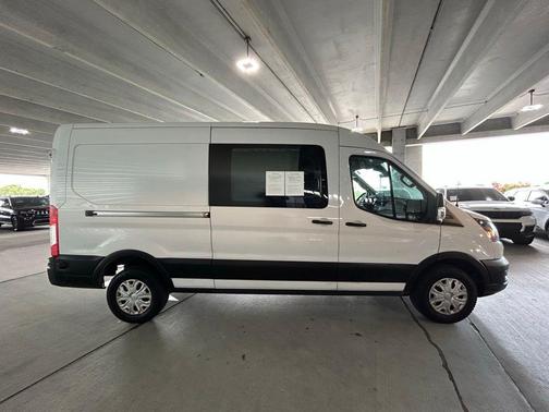 2022 Ford E-Transit Base