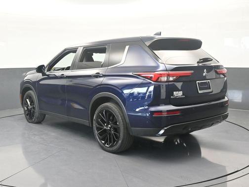 2023 Mitsubishi Outlander SE Special Edition