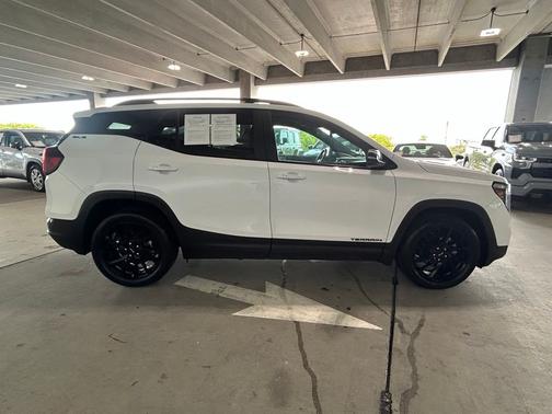 Summit White 2023 GMC Terrain SLE