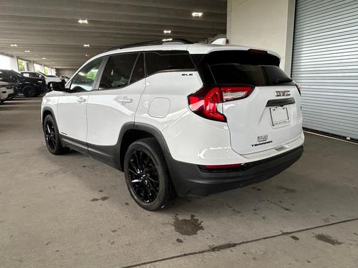 Summit White 2023 GMC Terrain SLE