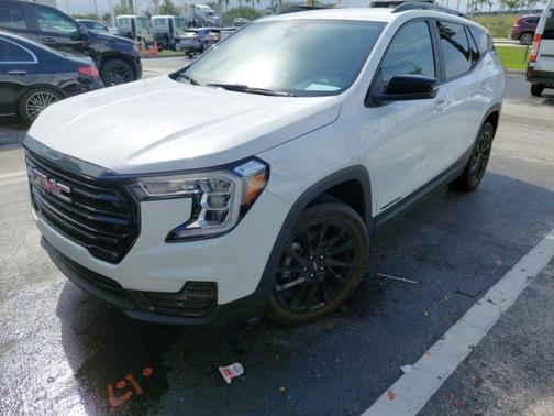 Summit White 2023 GMC Terrain SLE