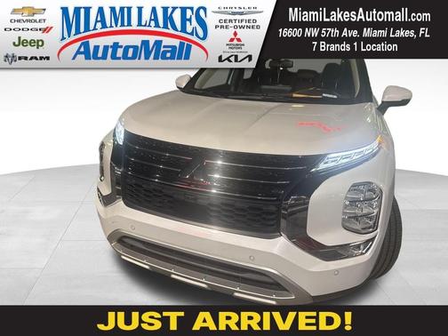 2023 Mitsubishi Outlander SE