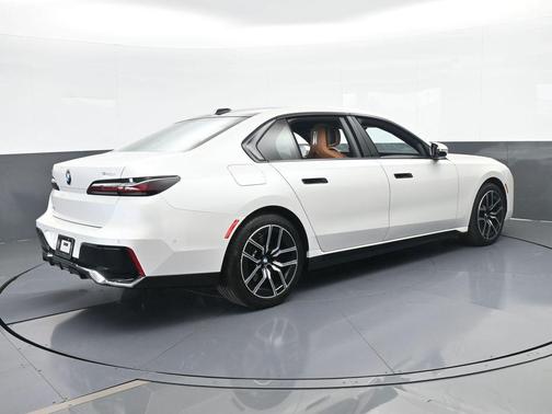 2025 BMW 740 i xDrive