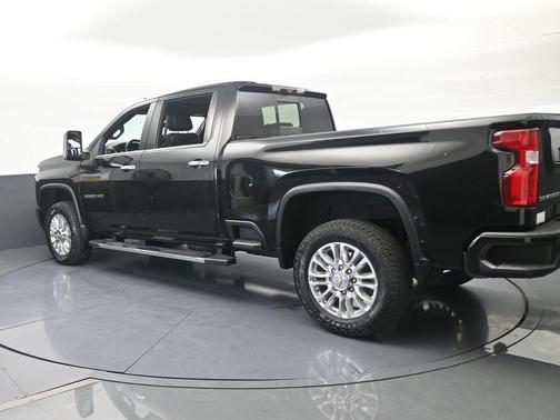Black 2022 Chevrolet Silverado 2500 High Country