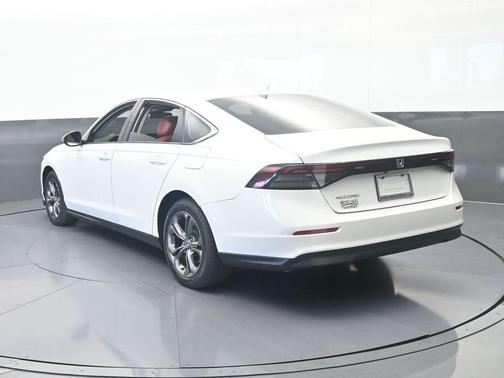Platinum White Pearl 2023 Honda Accord EX