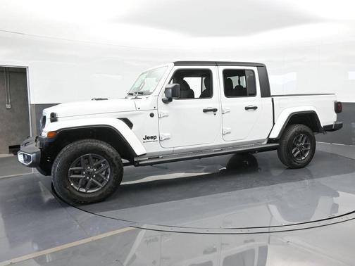 2024 Jeep Gladiator Sport