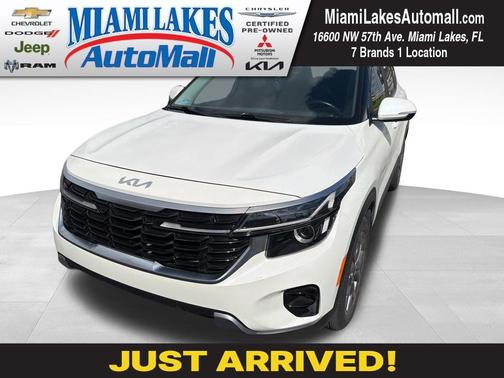 Snow White Pearl 2024 Kia Seltos S