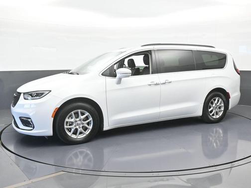 2022 Chrysler Pacifica Touring-L