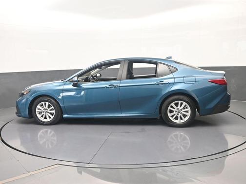 Ocean 2025 Toyota Camry LE