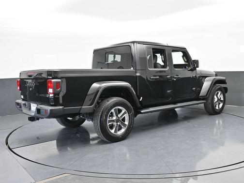Black Clearcoat 2024 Jeep Gladiator Sport S