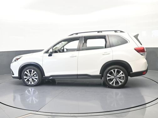 Crystal White Pearl 2022 Subaru Forester Limited