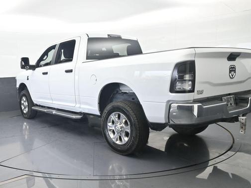 Bright White Clearcoat 2024 RAM 2500 Big Horn
