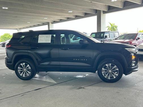 Mosaic Black Metallic 2025 Chevrolet Equinox LT