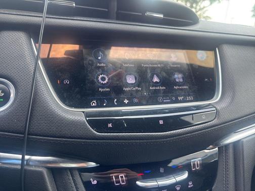 2021 Cadillac XT6 Luxury FWD