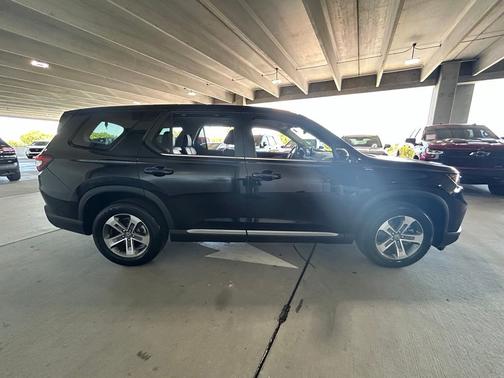 Crystal Black Pearl 2023 Honda Pilot EX-L