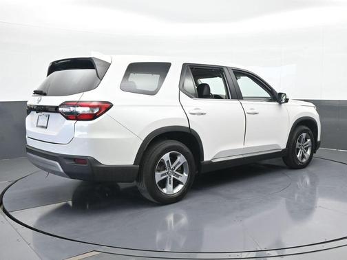 2023 Honda Pilot EX-L 8-Passenger