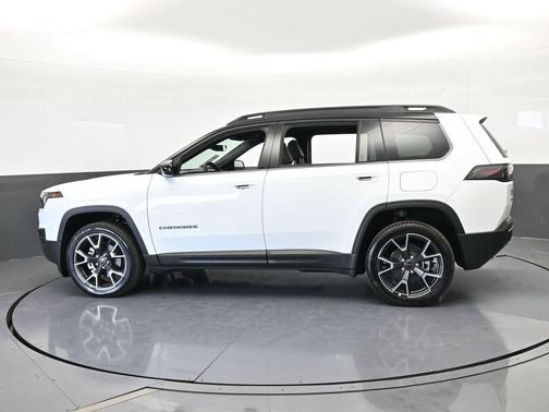 2026 Jeep Cherokee Overland