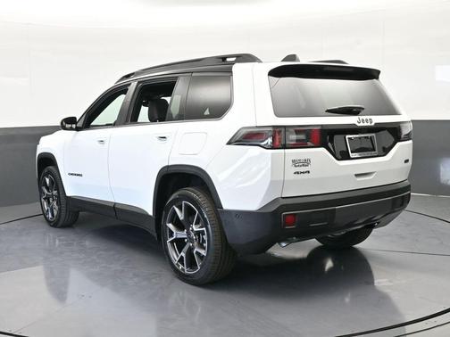 2026 Jeep Cherokee Overland