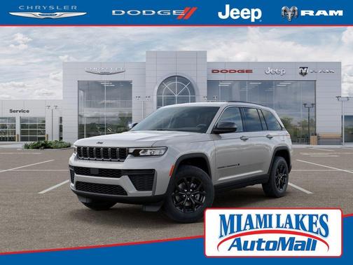 Silver Zynith 2026 Jeep Grand Cherokee Laredo