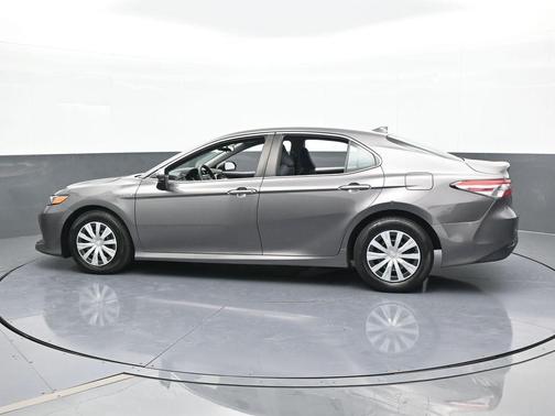 2019 Toyota Camry Hybrid LE