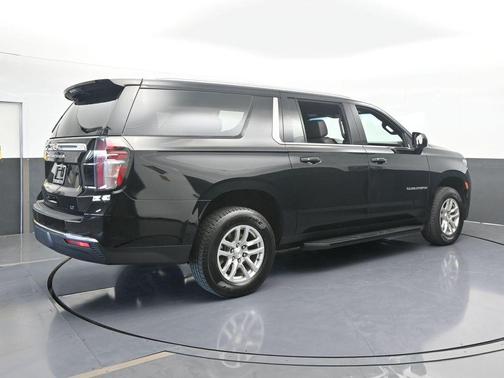 2023 Chevrolet Suburban LT