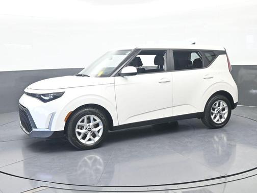 Snow White Pearl 2024 Kia Soul LX