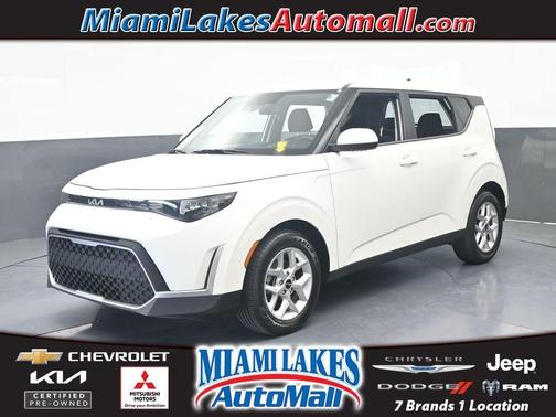 Snow White Pearl 2024 Kia Soul LX