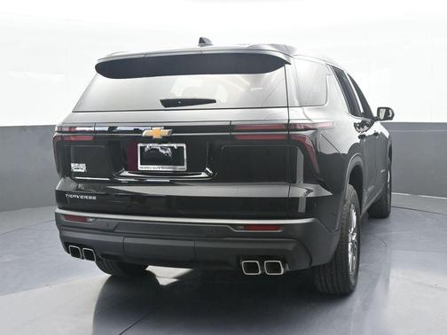 2024 Chevrolet Traverse LS