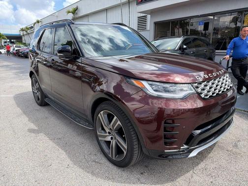 2026 Land Rover Discovery Tempest Edition