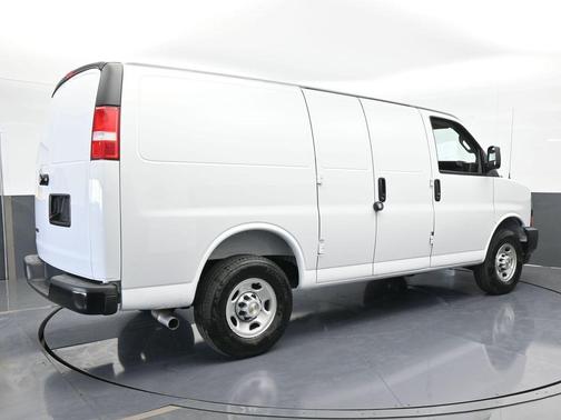 2025 Chevrolet Express 2500 Work Van