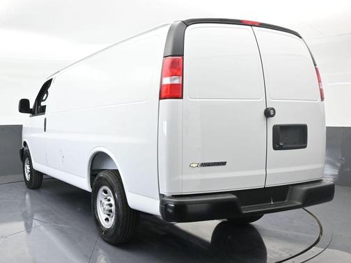 2025 Chevrolet Express 2500 Work Van