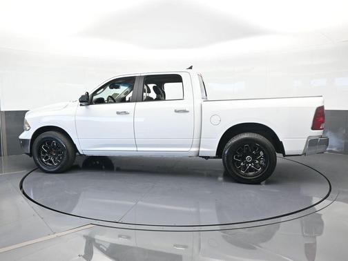 Bright White Clearcoat 2018 RAM 1500 Big Horn