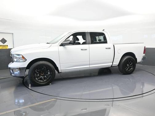 Bright White Clearcoat 2018 RAM 1500 Big Horn