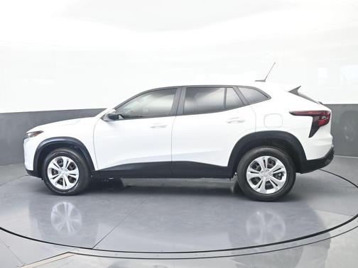 Summit White 2024 Chevrolet Trax LS