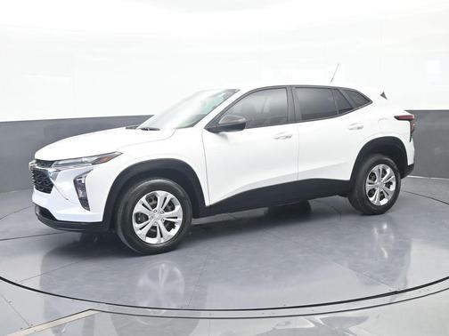 Summit White 2024 Chevrolet Trax LS
