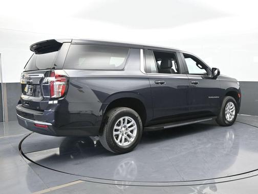 2023 Chevrolet Suburban LT