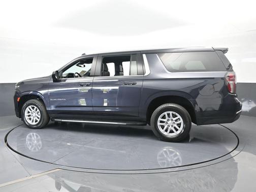 2023 Chevrolet Suburban LT
