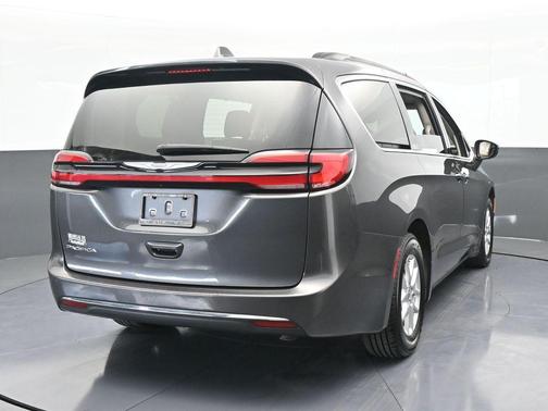 2022 Chrysler Pacifica Touring-L