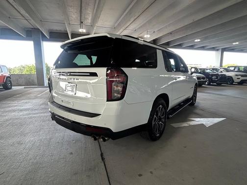 Summit White 2024 Chevrolet Suburban Z71