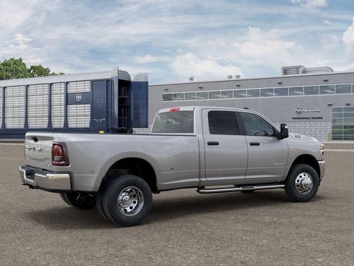 Silver Zynith 2026 RAM 3500 Big Horn