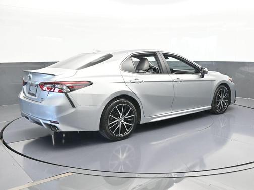 Celestial Silver Metallic 2021 Toyota Camry SE