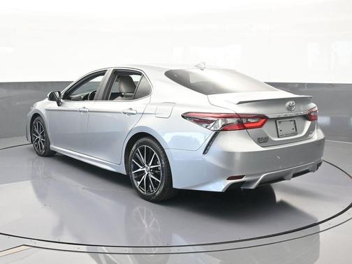 Celestial Silver Metallic 2021 Toyota Camry SE