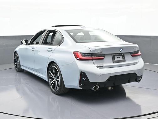2024 BMW 330 i xDrive